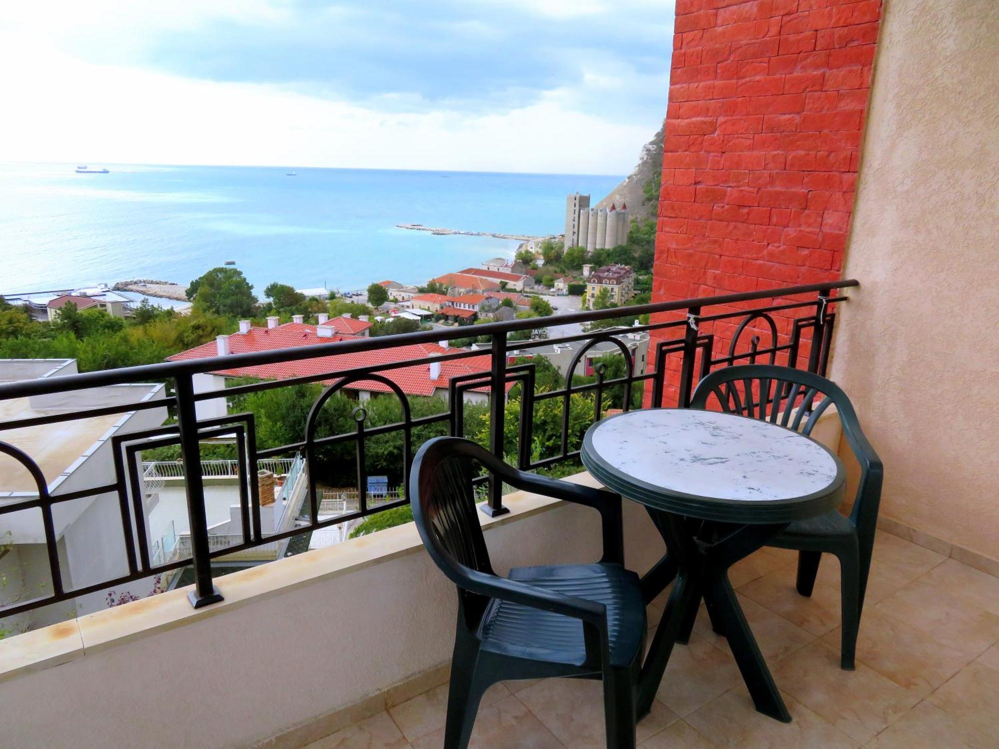 Апартаменти Свети Георги - Saint George Apartments Каварна Номер фото