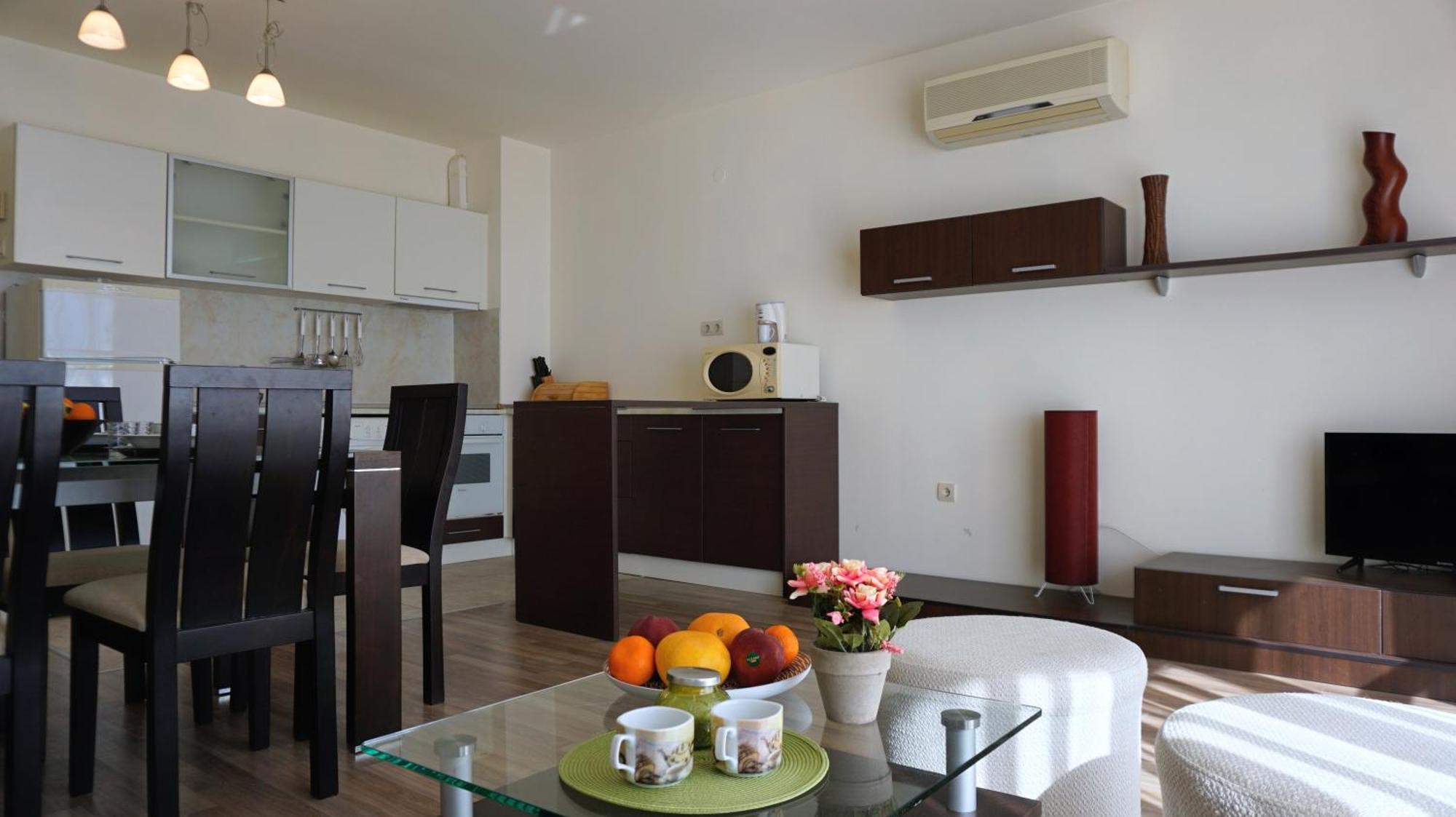 Апартаменти Свети Георги - Saint George Apartments Каварна Номер фото